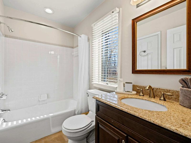 Bright & Clean – A beautifully designed bathroom space.