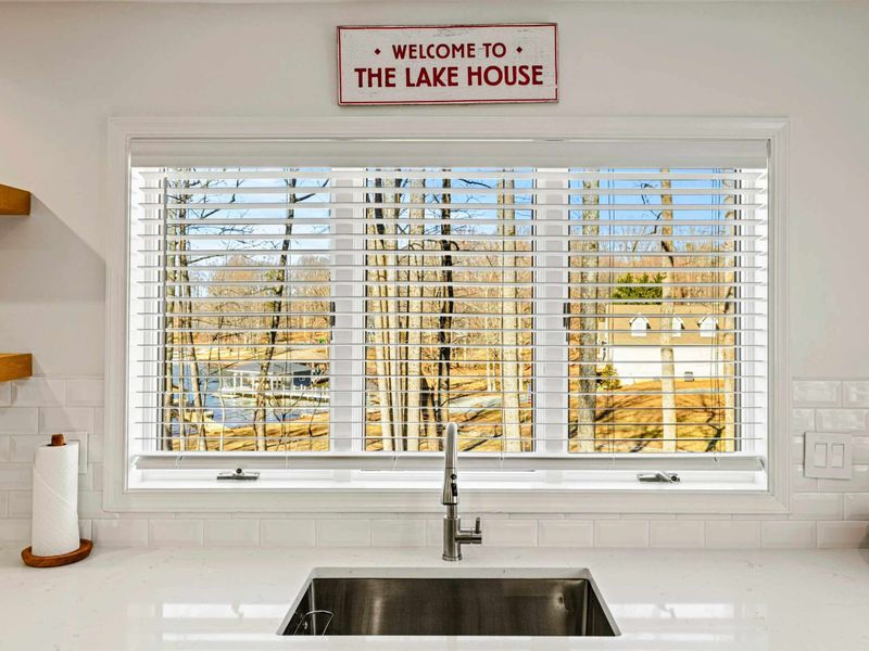 Breakfast with a View – Enjoy your morning coffee with lakefront scenery.