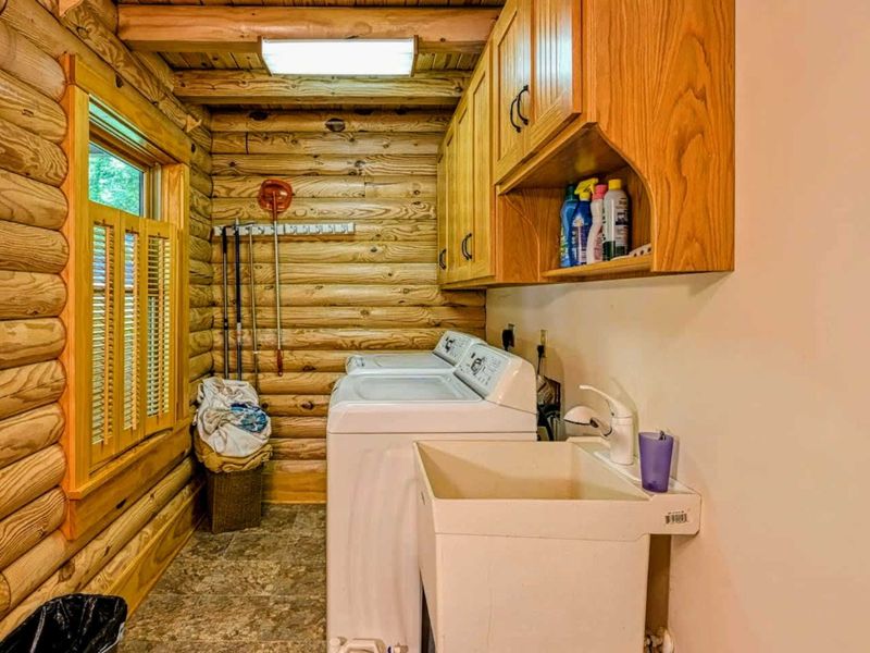 Convenient in-cabin laundry room to keep all your vacation essentials fresh and ready to go.