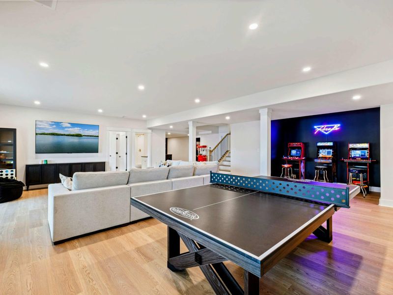 Play Together, Stay Together – One big, open space filled with ways to unwind—from ping pong rallies to retro gaming marathons.