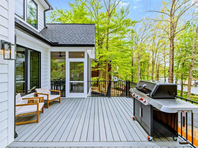Framed by Nature, Fueled by Flavor – This grilling space is more than functional—it’s part of the experience.