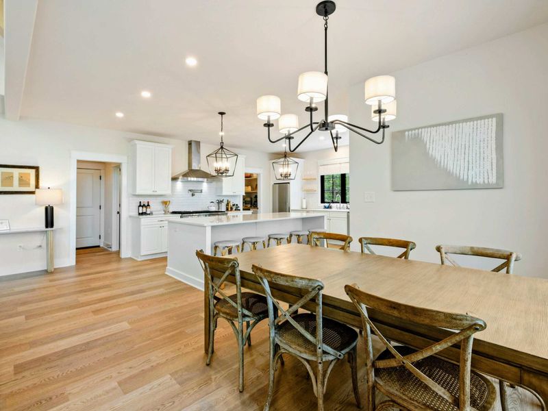 Effortless Elegance – With seating for ten and views to match, this dining area turns every meal into an occasion.