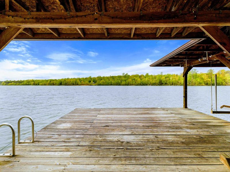 Front Row to the Lake – No screens, no schedule—just open sky, soft ripples, and the space to take it all in.