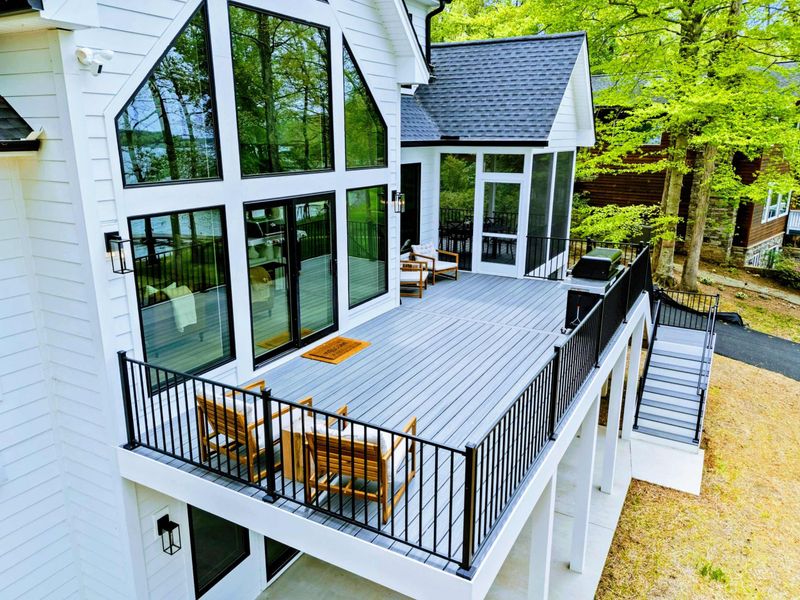 Naturally Inviting – Designed for togetherness, the main deck flows from kitchen to grill to lake breeze—ideal for everything from coffee to cocktails.