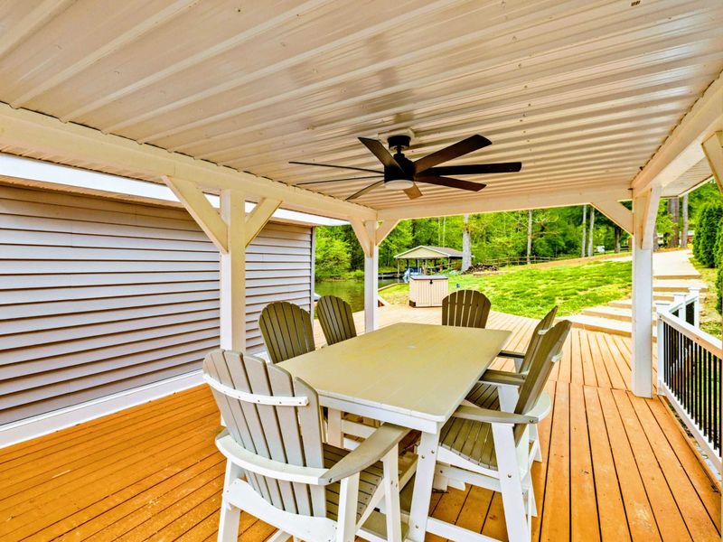 Gather Here – Whether it's breakfast before a boat ride or cards after dinner, this is where the day lingers.