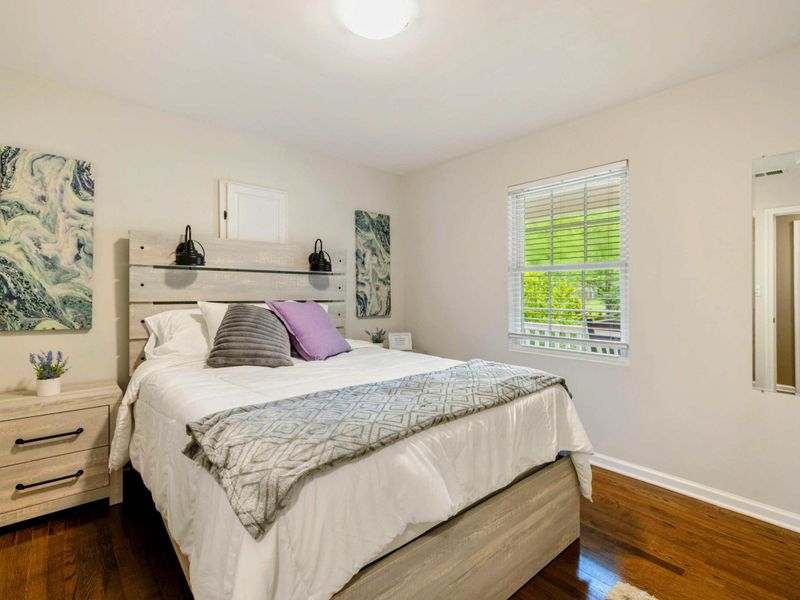 Bright Mornings, Restful Nights – A cozy retreat filled with light, texture, and just the right amount of charm.