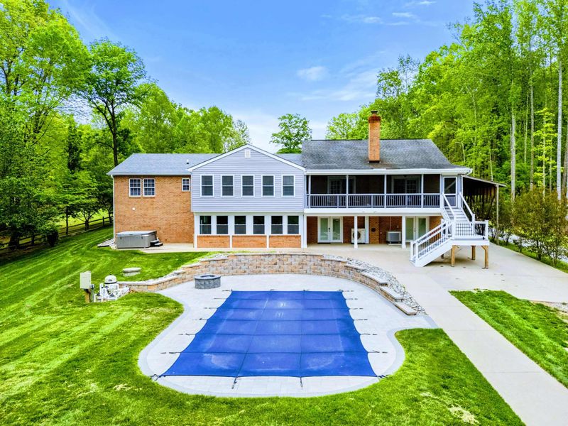 Made for Unwinding – Poolside serenity, hot tub soaks, and wide-open skies await just steps from your door.