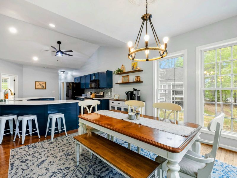 Cook, Connect, Repeat – With room for helping hands and hungry hearts, this space keeps everyone close.