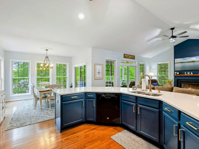 Where Together Comes Naturally – Cook, dine, and relax in a space that flows as effortlessly as your conversations.