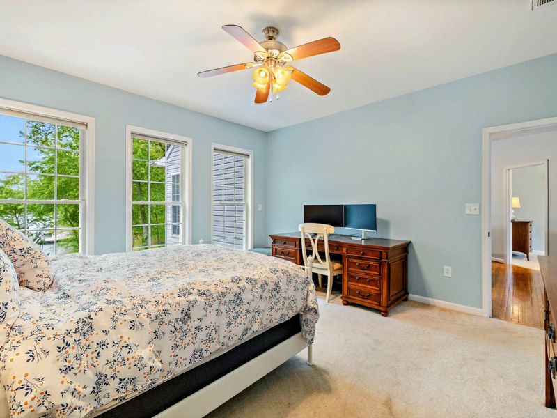 Lake Views, Lazy Mornings – Stay wrapped in the covers a little longer—this room makes it easy to pause and just be.