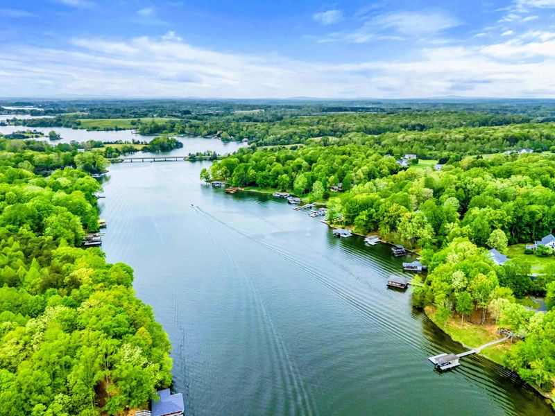 The Lake Is Calling – Paddle out, cruise down, or just drift—this stretch of Lake Anna is yours to explore.