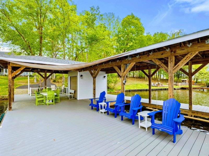 One Space, Many Memories – Dine, laugh, play, or simply watch the water—this dock brings families closer with every hour.