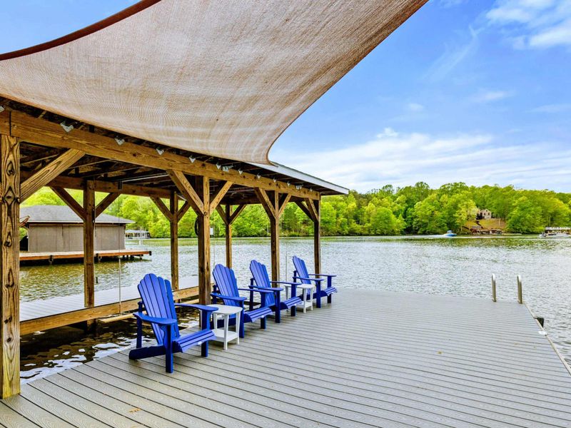 Lake Views & Long Conversations – Pull up a chair and stay awhile—this is where the best talks happen.