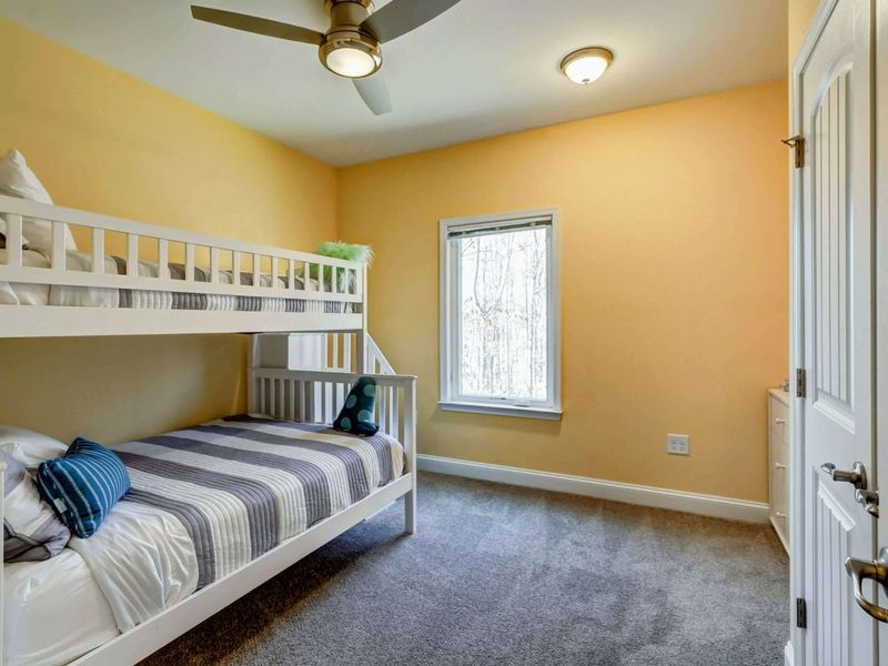 Flexible and Functional – Whether it’s kids, teens, or an extra adult in the group, this bunk room adapts with ease.