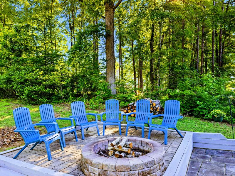Where the Stories Begin (and Never End) – Surrounded by woods and friends, this fire pit turns simple nights into unforgettable ones.