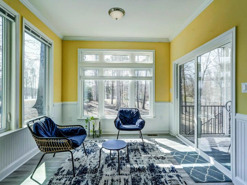 Naturally Centered – Surrounded by windows and flooded with light, this room keeps you grounded and glowing.