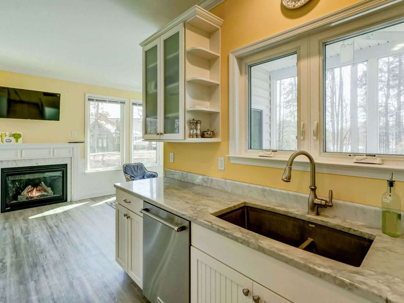 A Kitchen That Connects – With views outside and family just a few steps away, this kitchen is always in the heart of the action.