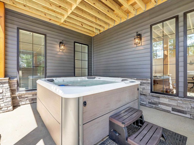 8 Person Hot Springs Hot Tub