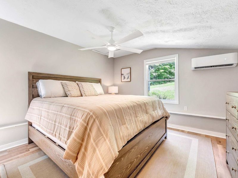 Cottage Primary Bedroom