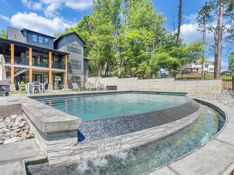 Heated Salt Infinity Pool