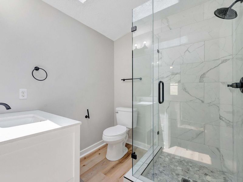 Cottage Primary Bathroom