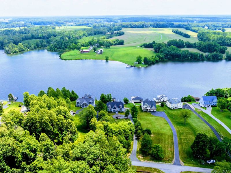 The Private Side Perspective – Wide-open water, quiet shores, and a setting that instantly slows the pace.