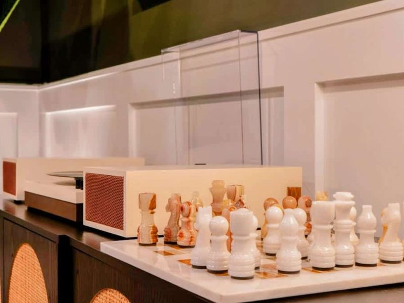 Checkmate – Start a “quick game” and watch it become an evening tradition.
