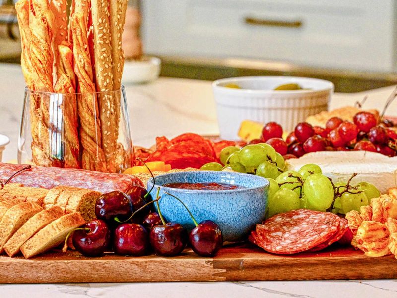 Taste, Talk, Repeat– Slow snacking that turns into the best conversations of the trip.