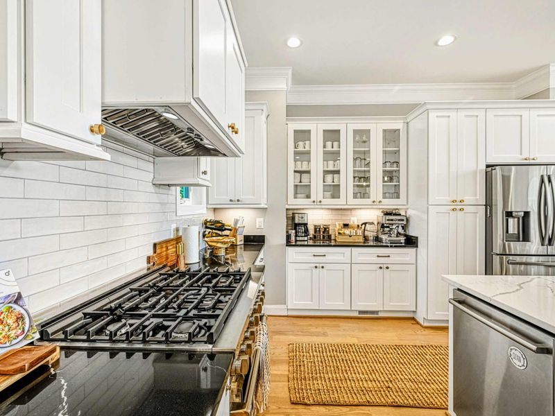 Polished and Practical – An elevated space designed for real meals and effortless hosting.