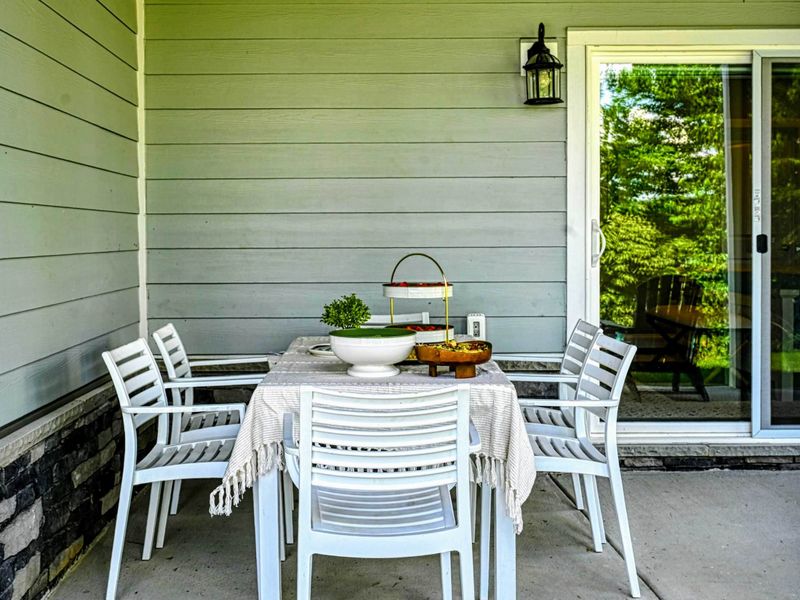 Patio Breakfast Club – Coffee, fresh air, and the easiest place to start the day together.