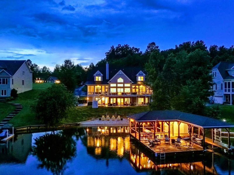 When the Lakehouse Glows – The kind of view that makes you whisper, “let’s stay one more night.”