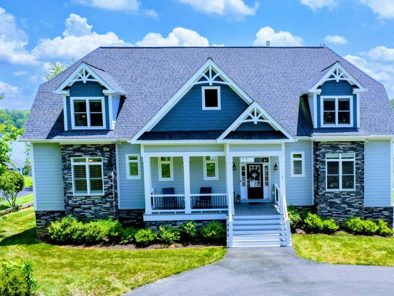 Your Lakehouse Arrival – Pull in, step out, and feel the whole pace of life soften.