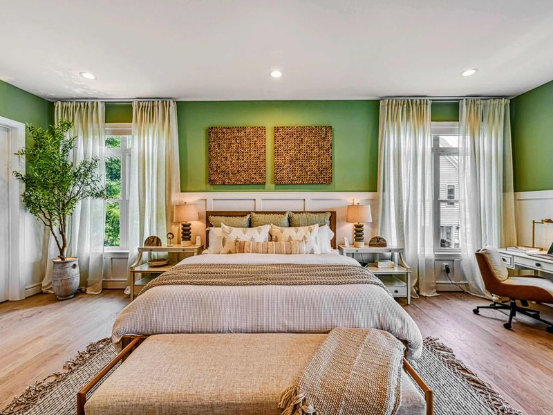 Boutique Comfort, Lakehouse Warmth – Refined, spacious, and designed to help you truly recharge.