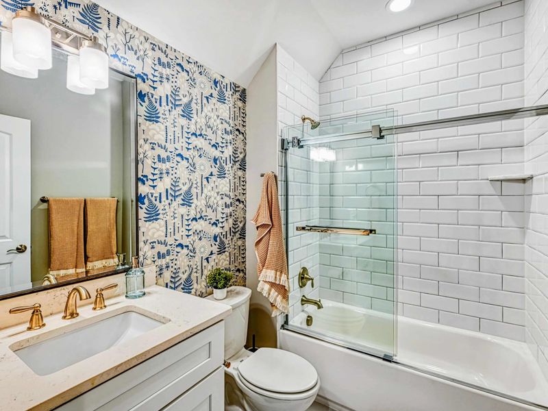 Fresh Start, With Style – A bright bath that keeps mornings smooth and adds a little joy to the routine.