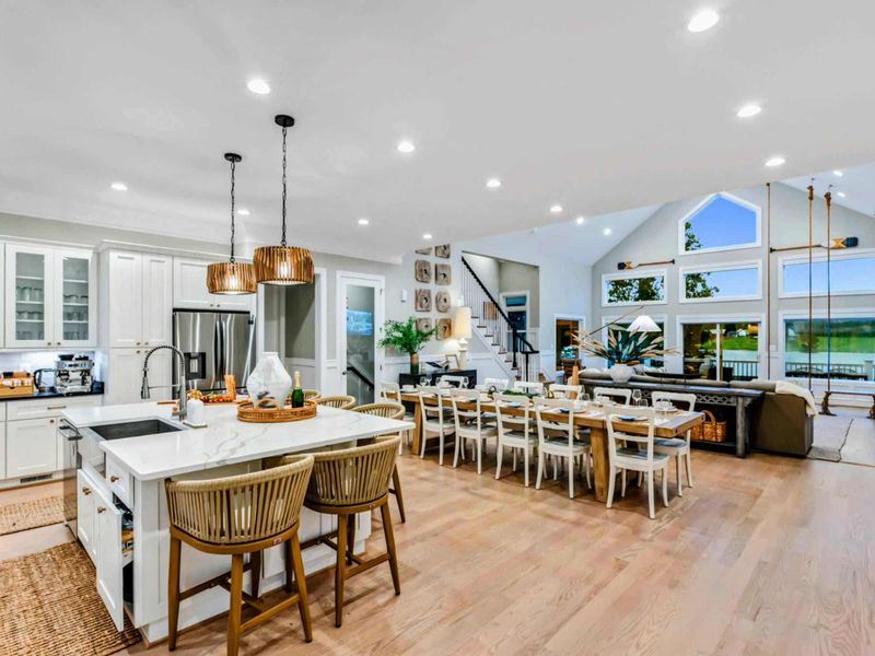 Chef’s Corner, Refined – Polished finishes and thoughtful styling for effortless home cooking.