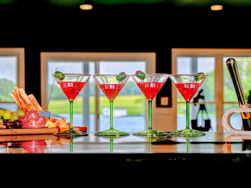 Sip Into the Evening – Bright drinks, soft light, and that calm, vacation exhale.