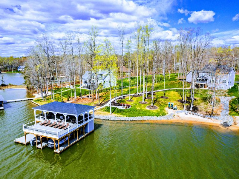 Enjoy 4 Kayaks and 2 Paddleboards!