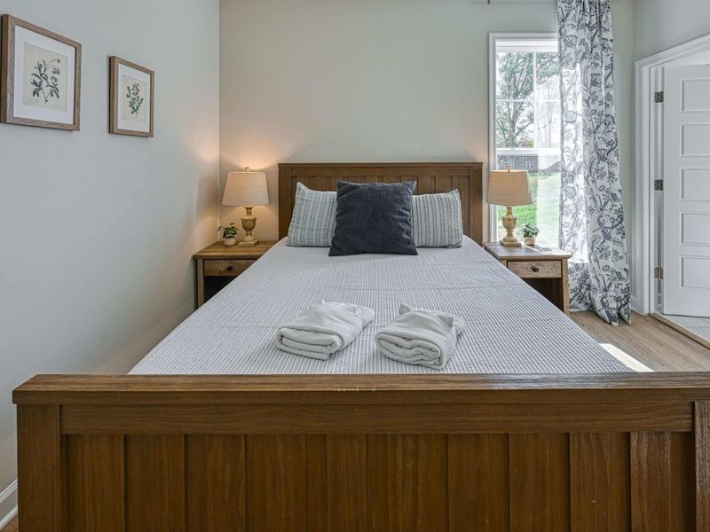 Refined Simplicity – A bedroom designed with quiet elegance and comfort in mind.