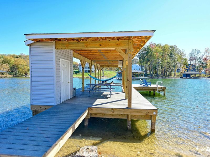 Where Lake Days Begin – Step onto the dock and let the water set the pace for the day.