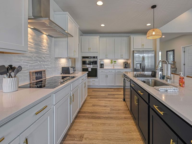 Make It Together – A kitchen that invites everyone in—prep, pour, and catch up as you go.