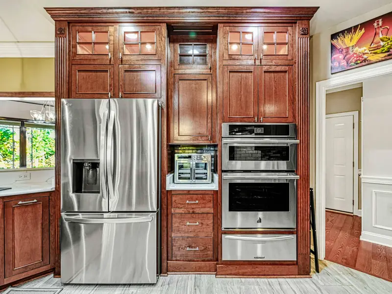 Step into a chef-curated kitchen designed by a former restaurateur—thoughtfully stocked and ready for everything from sunrise espresso to late-night charcuterie and perfectly seared ribeyes.