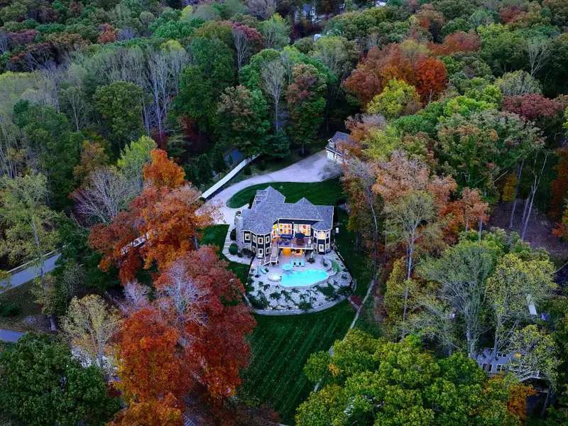 Outdoor amenities designed with intention — every gathering space connected by light
and landscape.