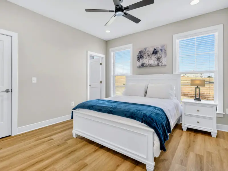 Wake Up Refreshed – A serene space to reset before another day on the water.