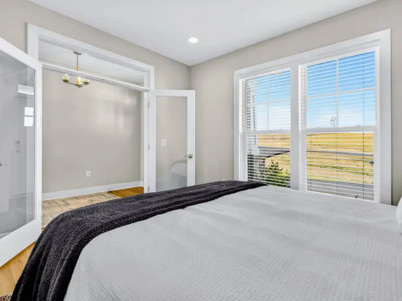Quiet Luxury, Uncluttered – Clean design and open light that feel polished and soothing.