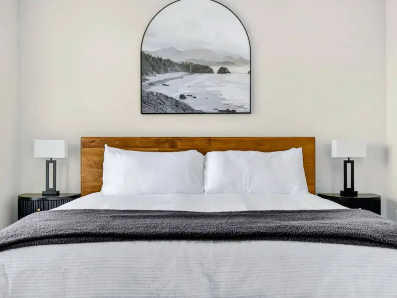 Understated Luxury Sleep – Simple, refined design that feels polished and deeply relaxing.