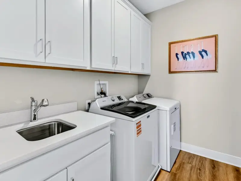 The Little Luxury of Convenience –An easy laundry setup that keeps lake days simple and stress-free.