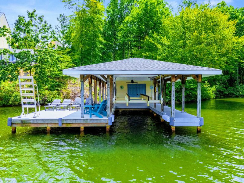 Pull up a chair and watch the osprey work. The lakeside pavilion is the kind of spot you don't want to leave.
