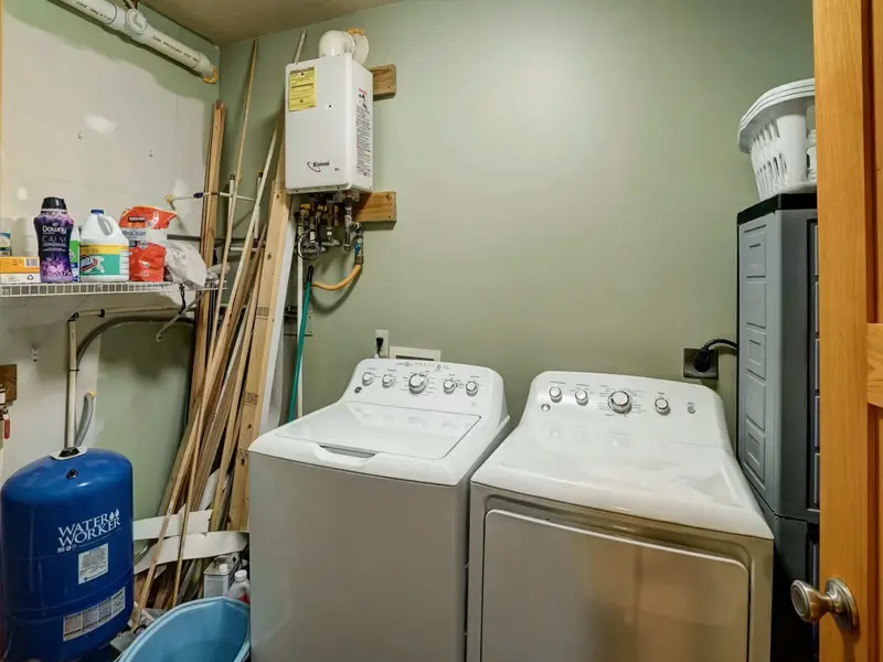 Drop Zone Done Right - The mudroom entry keeps lake gear, towels, and bags neatly organized and out of the way.