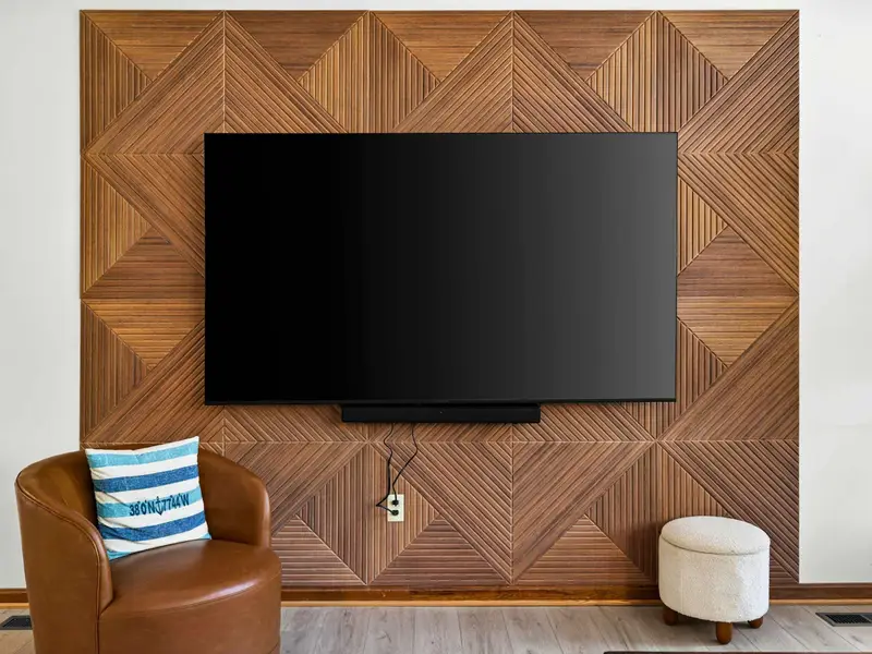 Movie Night: Catch the big game on the large flat-screen mounted on the feature wall.