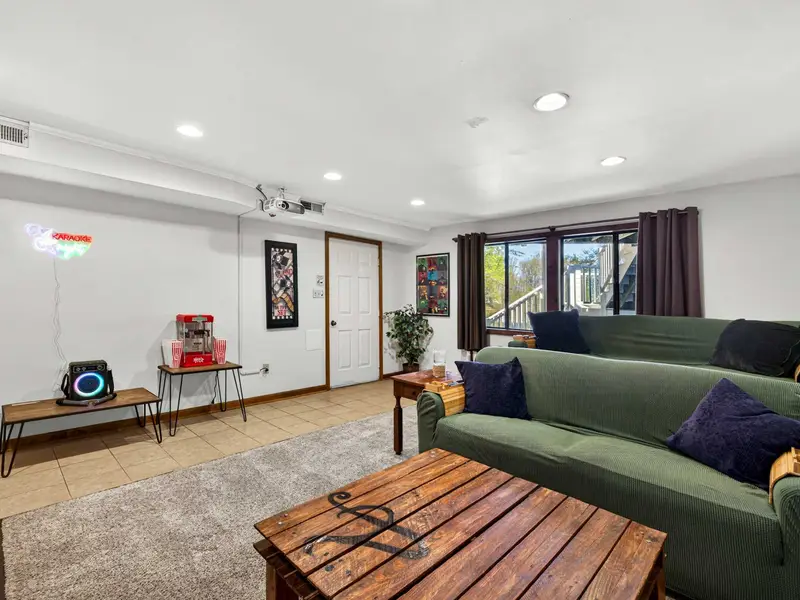 Cinema Style: Dim the lights and enjoy a blockbuster on the large TV.